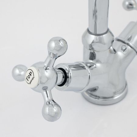 Смеситель для умывальника Gross Aqua Yota 6088039С-В06