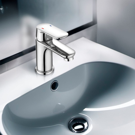 Смеситель для умывальника Gross Aqua Flat 6225520C