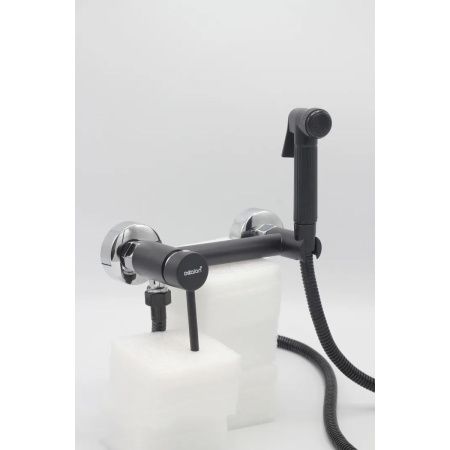 Смеситель для ванны Dikalan F6001-7 с гигиенической лейкой черный