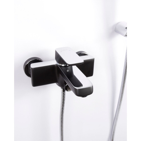 Смеситель для ванны DK Berlin Technische DA1433215 короткий излив черный-хром