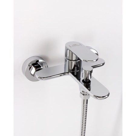 Смеситель для ванной FASHUN A3285 короткий излив