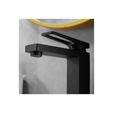 Смеситель для раковины Shevanik S6801H черный