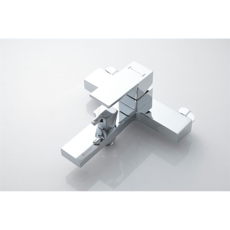 Смеситель для ванны Knotlor Stable KN-22  коротким изливом, хром