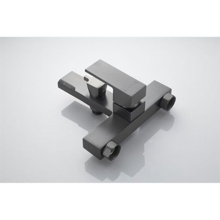 Смеситель для ванны Knotlor Stable KN-22/GM  коротким изливом, вороненая сталь