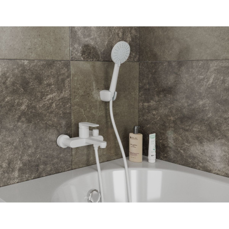 Смеситель для ванны D&K Bayern.Furth DA1523208 короткий излив белый