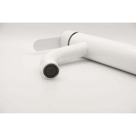 Смеситель Fmark для умывальника FS8211W белый