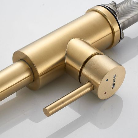 Смеситель для кухни Shevanik S263G вытяжной излив, золото