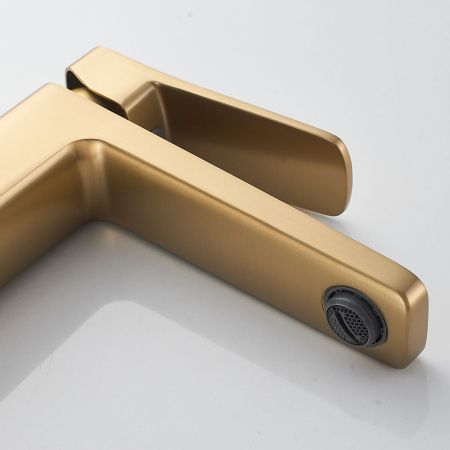 Смеситель для раковины Shevanik S9901G золото матовое