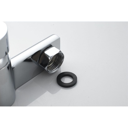 Смеситель для ванны Knotlor ERGOFIT KN-32 коротким изливом, хром