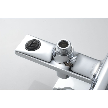 Смеситель для ванны Knotlor ERGOFIT KN-32 коротким изливом, хром