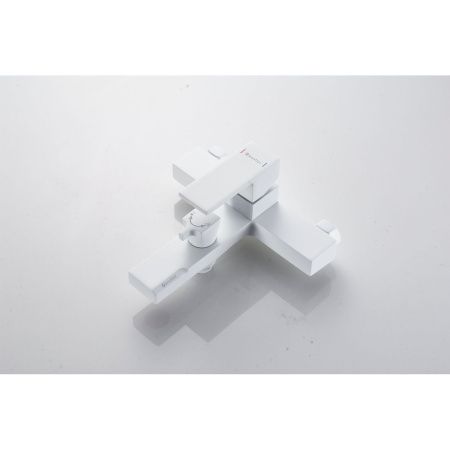 Смеситель для ванны Knotlor Stable KN-22/WY с коротким изливом, белый матовый