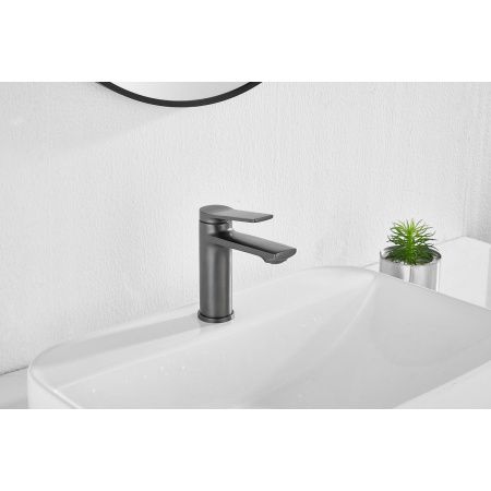 Смеситель для раковины BELZ B10572-3 оружейная сталь