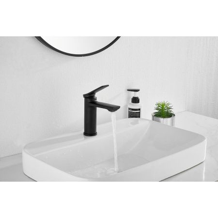 Смеситель для раковины BELZ B10572-7 черный