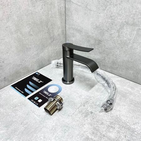 Смеситель для раковины BELZ B10812-3 оружейная сталь