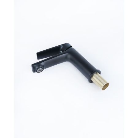 Смеситель для раковины BELZ B10533-7 черный